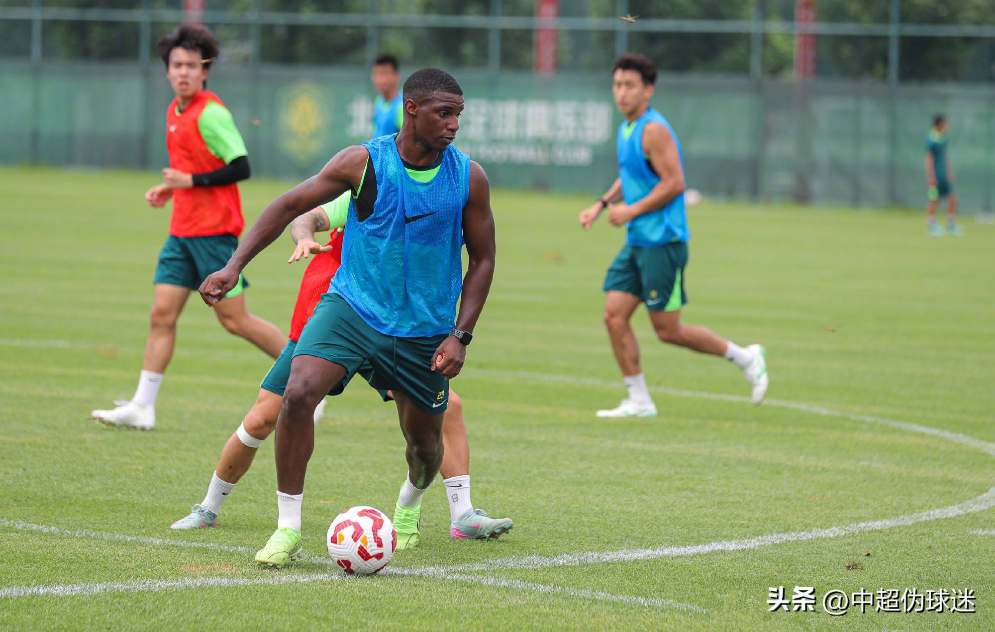 观众举着写 观众举着写