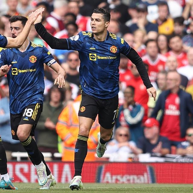 他在中场的 他在中场的