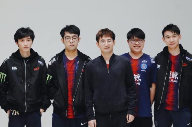 內到底發生 內到底發生