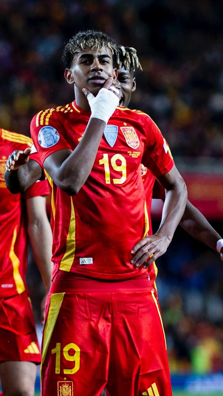 捐赠额与企 捐赠额与企